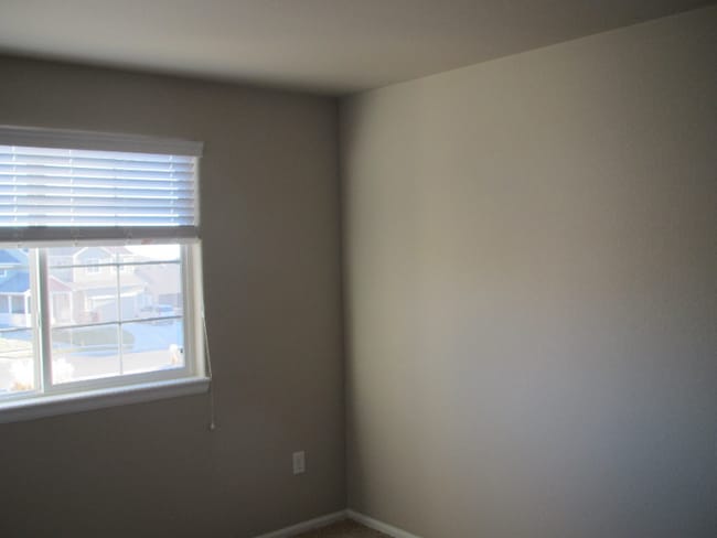 Building Photo - 427 Bow Creek Ln