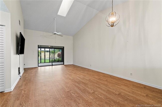 Building Photo - 7711 SE Sugar Sand Cir