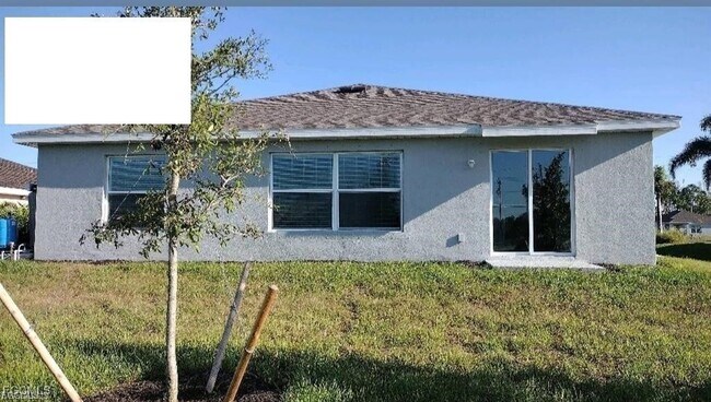 Building Photo - 1618 NE 34th Ln