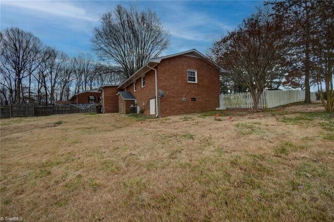 Building Photo - 184 Oliver Ln