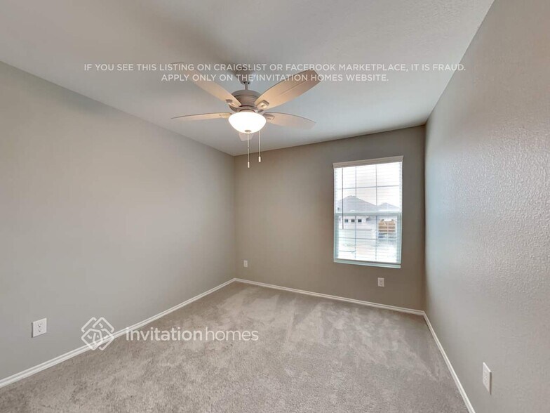 Building Photo - 2021 Pleasant Knoll Cir