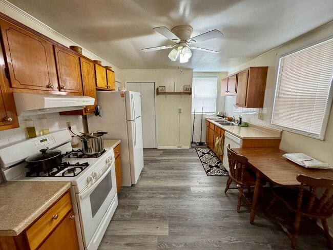 Building Photo - 1509 Hatteras St