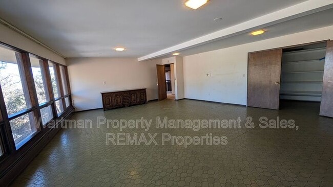 Building Photo - 15 Upland Rd