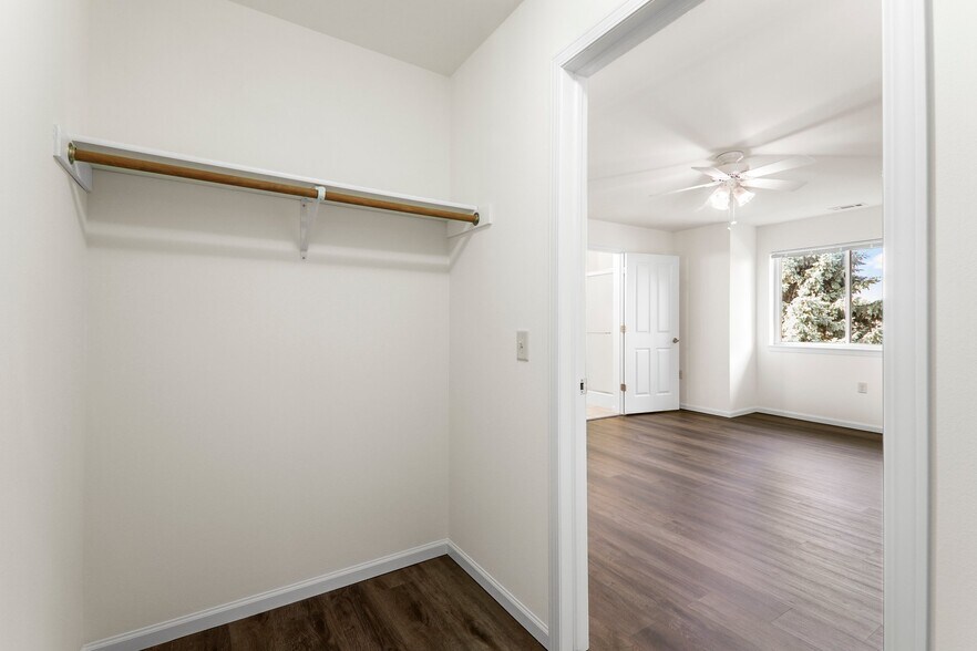 Building Photo - 838 N Thompson Dr