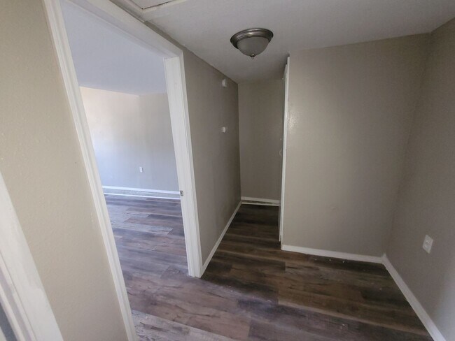 Building Photo - 4904 NW 29th St
