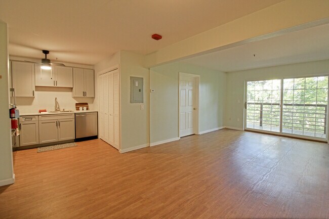 Building Photo - 285 Hildred Dr