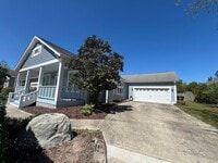 Building Photo - Absolutely Adorable!