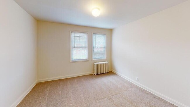 Building Photo - 1018 Stoll St