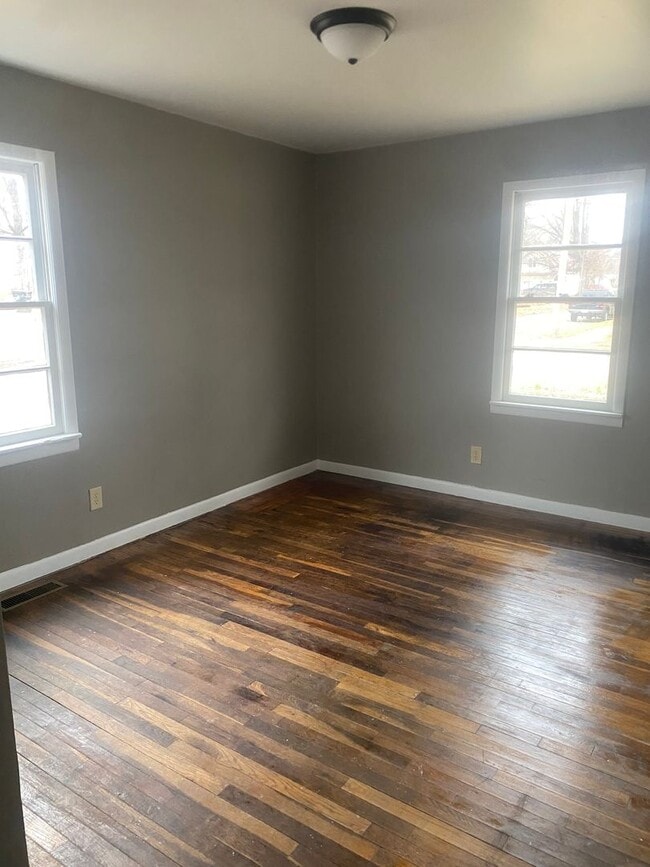 Building Photo - 524 N Allyn St