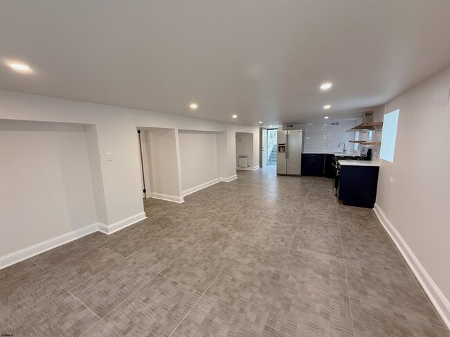 Building Photo - 102 S Raleigh Ave