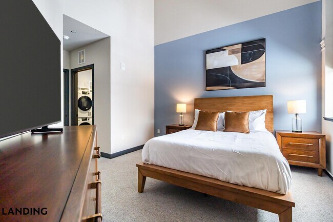 Building Photo - 55 Elm St