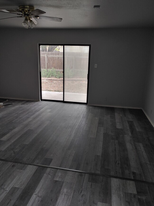 Building Photo - 9226 Chinon