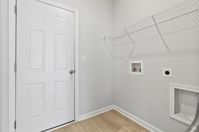 Building Photo - 127 Raiden Cir