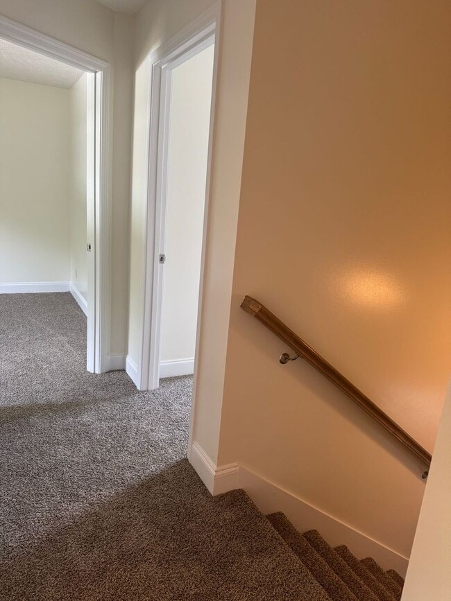 Building Photo - Move in Special! Beautiful Home Built in 2...