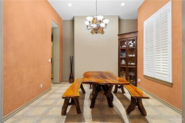 Building Photo - 4004 Persimmon Dr
