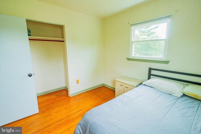 Building Photo - 300 MacClelland Ave