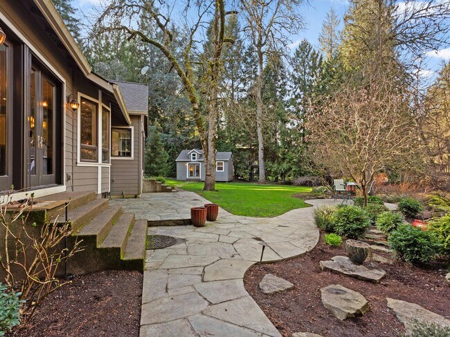 Building Photo - 4207 SE Aldercrest Rd