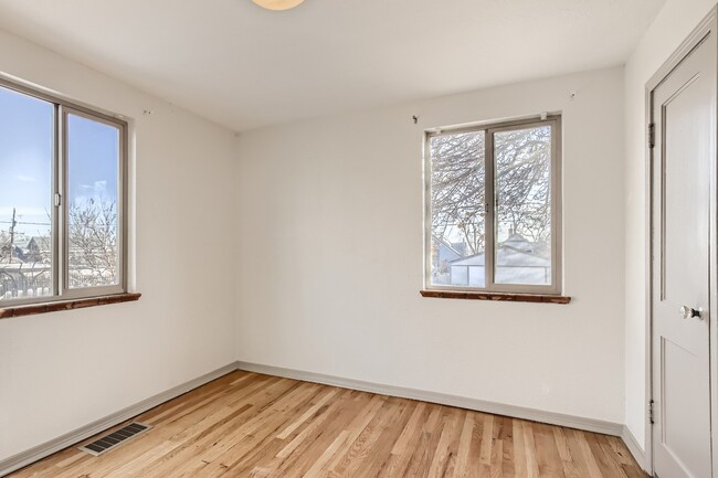 Building Photo - 4710 W 30th Ave