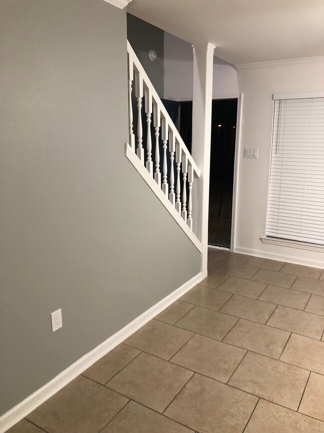 Building Photo - 978 Ridgepoint Ct