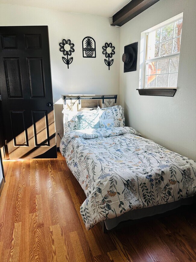 Building Photo - 1180 Mesquite Tree Rd