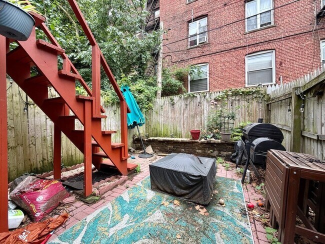 Building Photo - 169 Belmont Ave