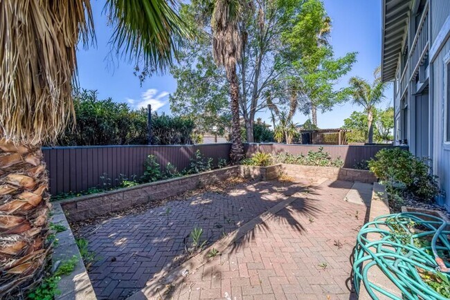 Building Photo - Wonderful Home with a Boat Slip and a Comm...