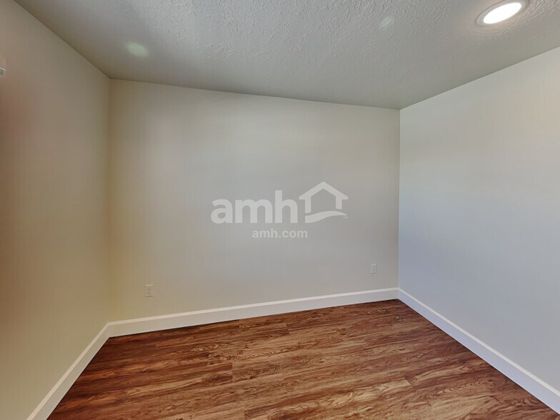 Building Photo - 1339 White St