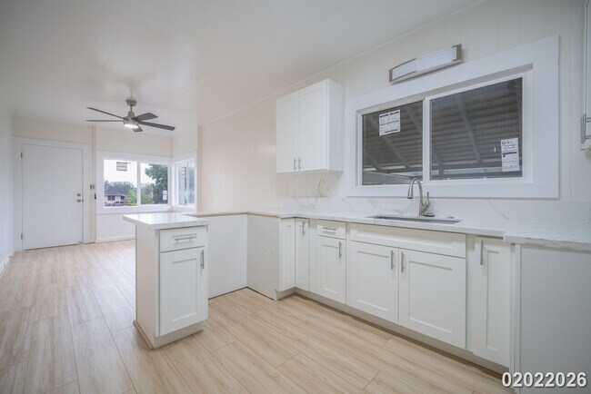 Building Photo - Fully Renovated 2BR/1BA/2 separate Carport Garage in Wahiawa Heights