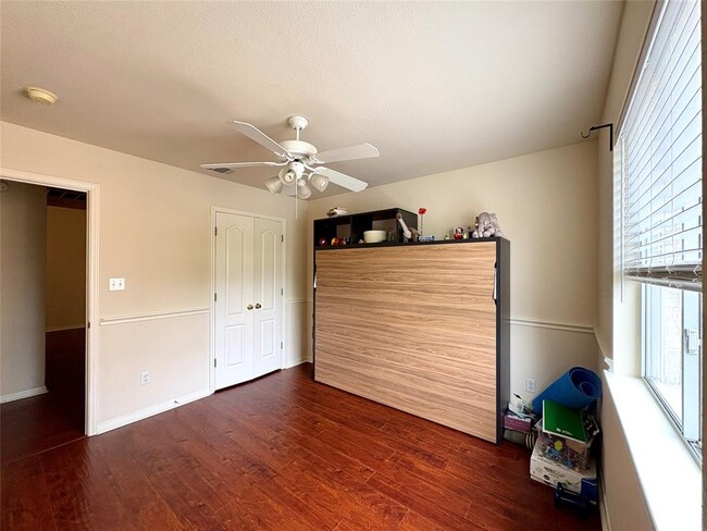 Building Photo - 207 Kettleman Ln N