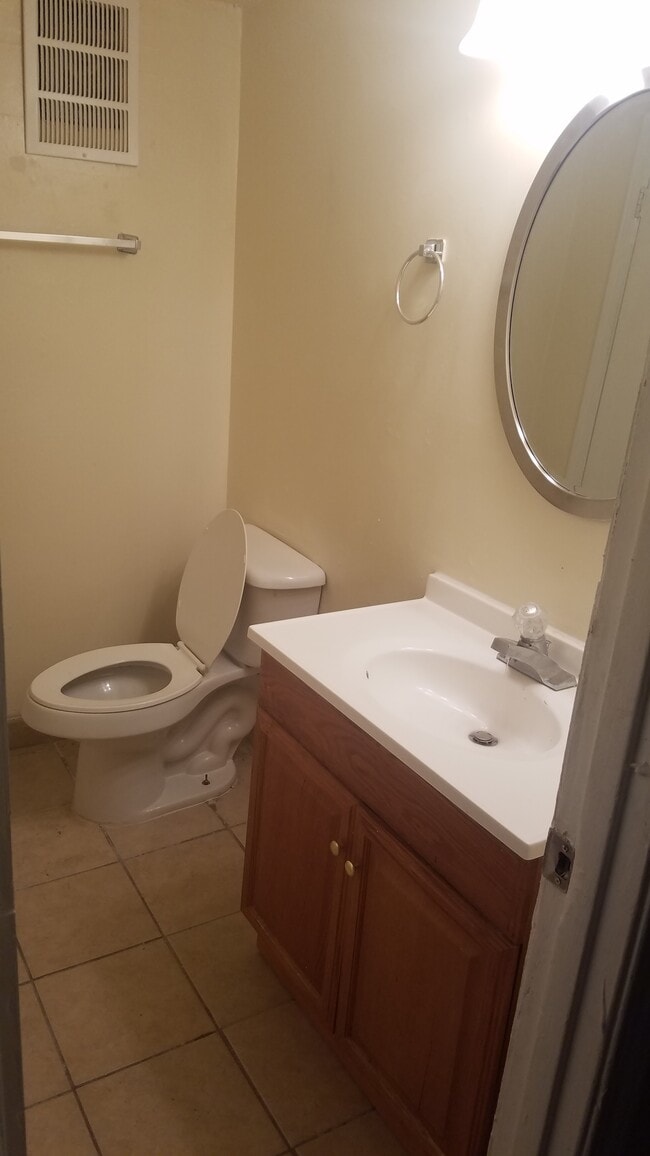 Building Photo - Pine Cove Apartments