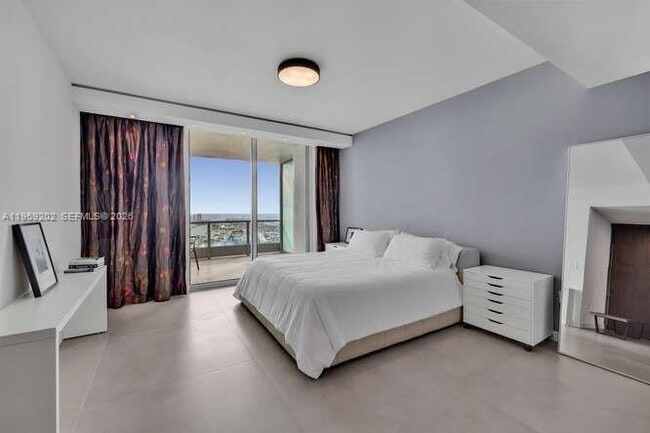 Building Photo - 900 Biscayne Blvd