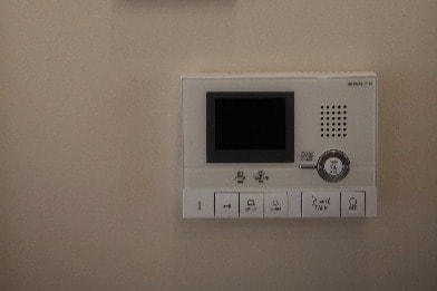 Video Intercom - 114 E University St