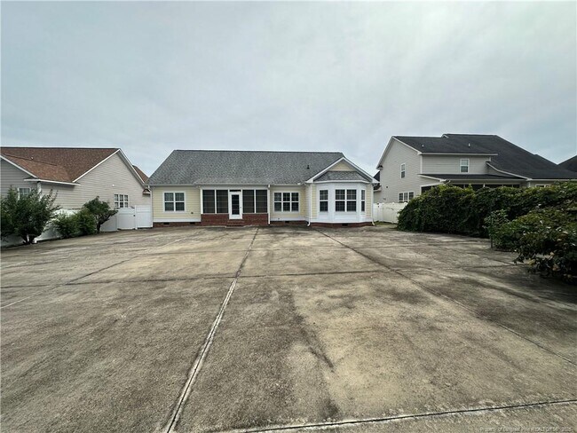 Building Photo - 2912 Eaglecrest Ln