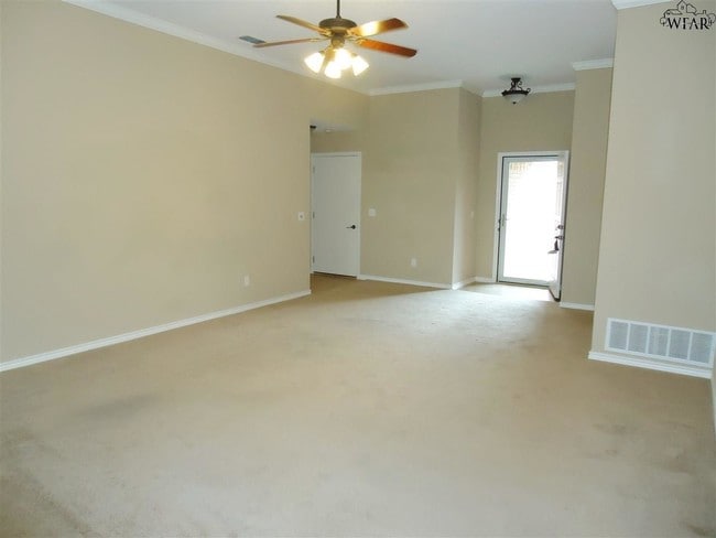 Building Photo - 4823 Belair Blvd
