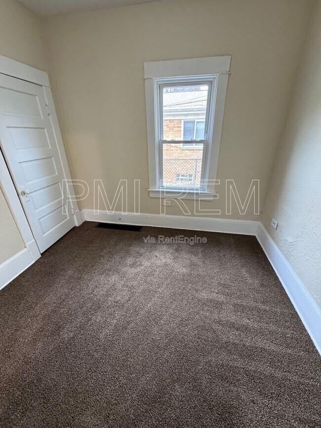 Building Photo - 1855 Flint Ave