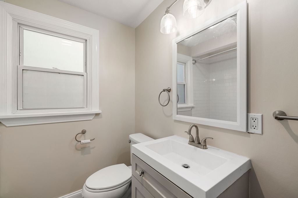 Building Photo - 612 Starin Ave