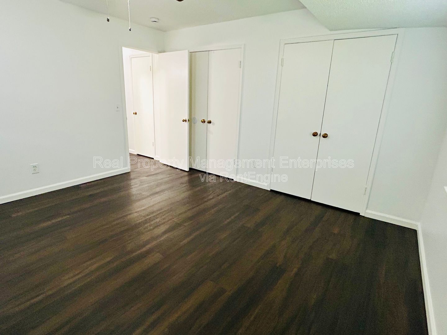 Building Photo - 633 Lotus Ave