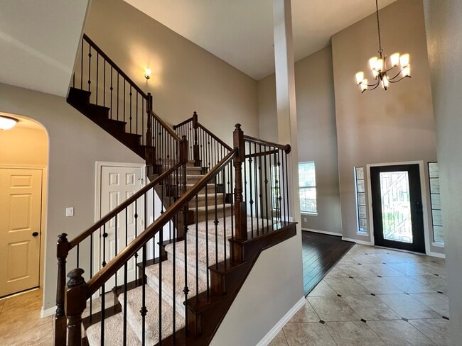 Building Photo - 7007 Fall Creek Ln