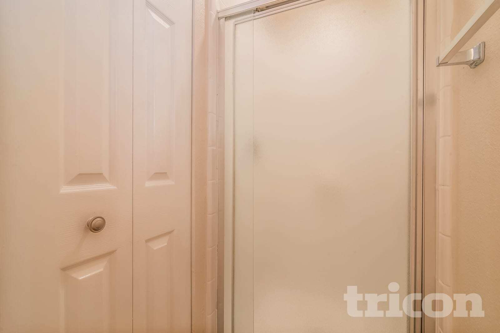 Building Photo - 18139 Lake Bend Dr