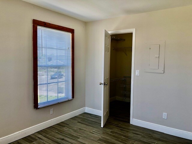 Building Photo - 150 Santa Clara Dr