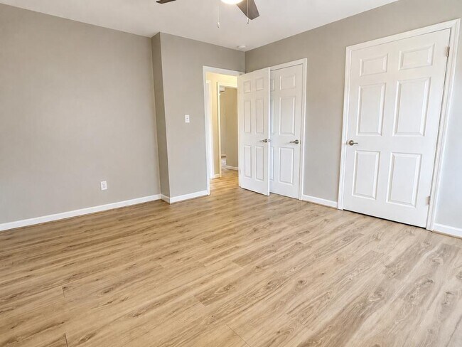 Building Photo - 247 Brookside Ct
