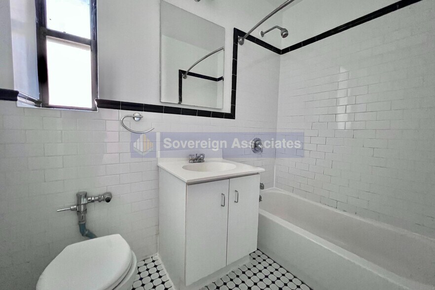 Building Photo - 615 W 172nd St