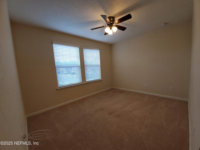 Building Photo - 13 La Paz Wy