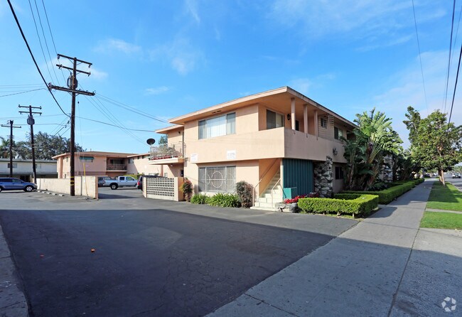 Primary Photo - Bon Marche Apartments