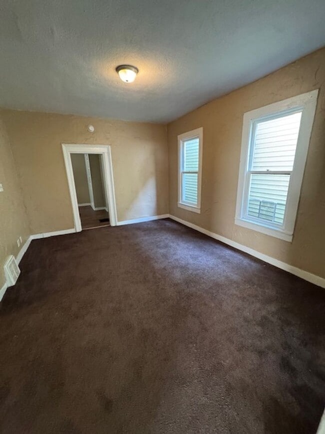 Building Photo - 1432 Huestis Ave