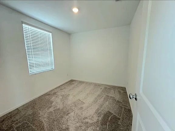 Building Photo - 827 Grebe Dr