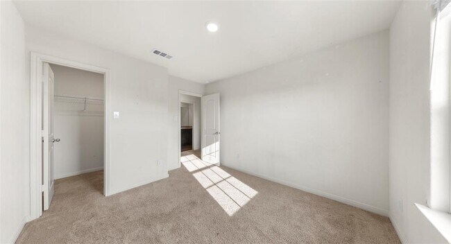 Building Photo - 18524 Speculator Ln