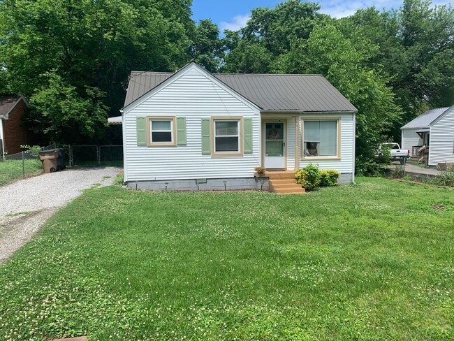 Building Photo - The Cutest Cottage in Inglewood!   2 Bedro...
