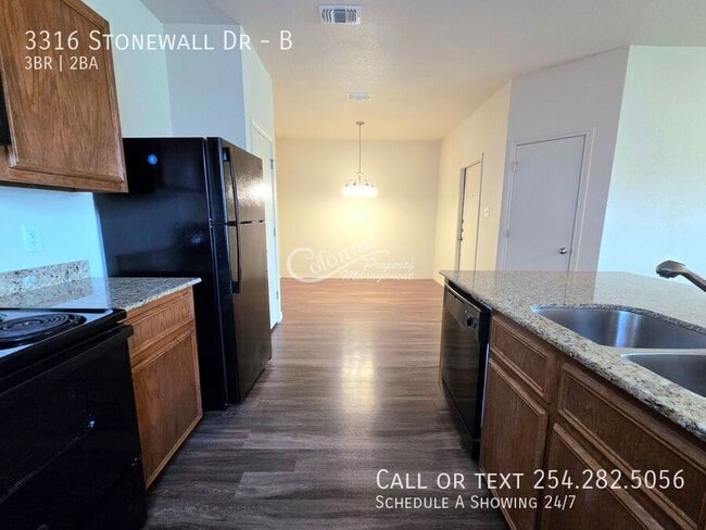 Building Photo - 3316 Stonewall Dr