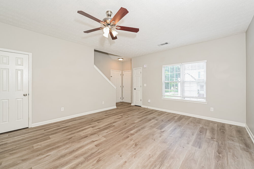 Building Photo - 444 Village Bluff Dr